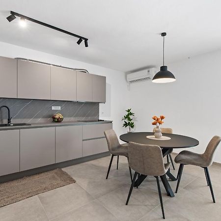 Poli Nona - Renovated In 2023 Διαμέρισμα Πόρετς Εξωτερικό φωτογραφία