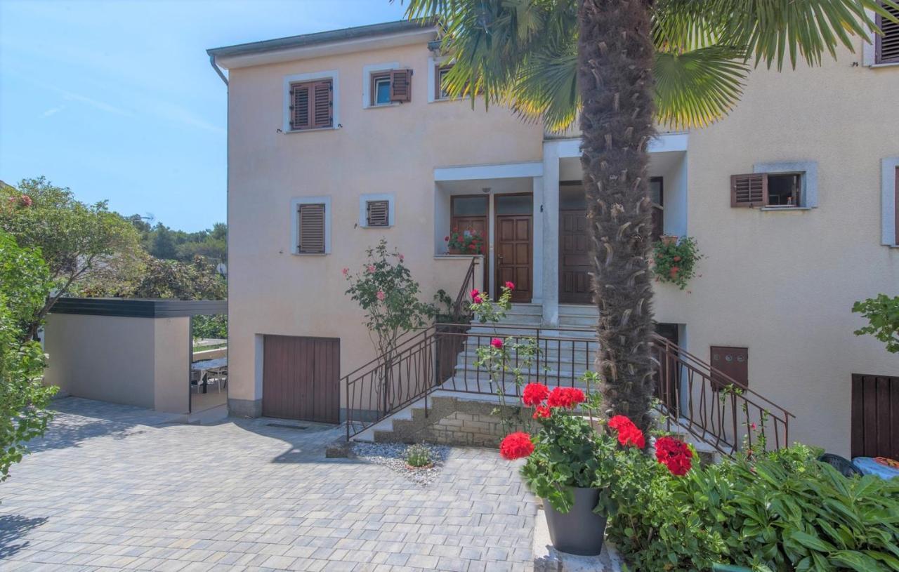 Poli Nona - Renovated In 2023 Διαμέρισμα Πόρετς Εξωτερικό φωτογραφία