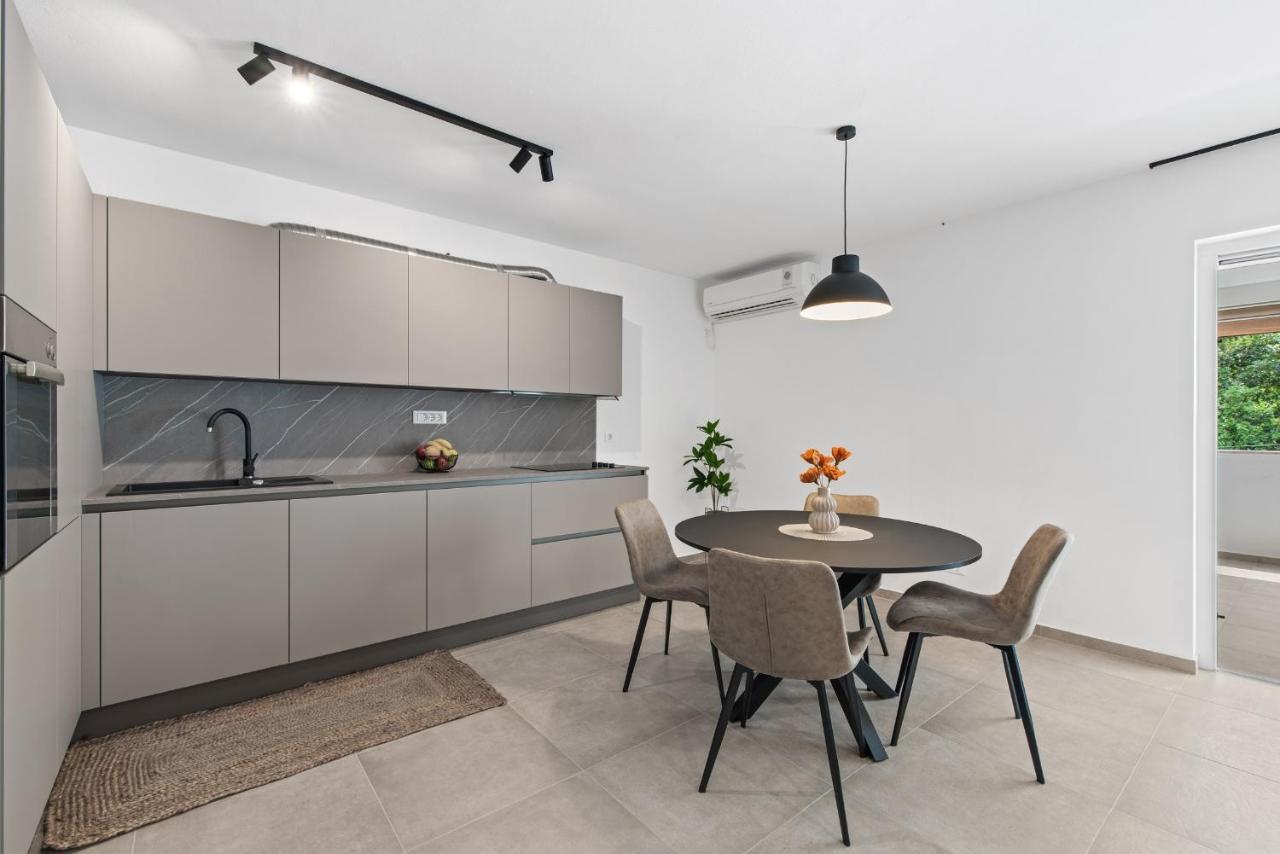 Poli Nona - Renovated In 2023 Διαμέρισμα Πόρετς Εξωτερικό φωτογραφία