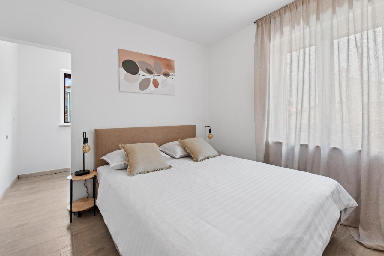 Poli Nona - Renovated In 2023 Διαμέρισμα Πόρετς Εξωτερικό φωτογραφία