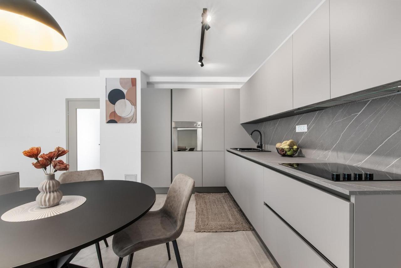 Poli Nona - Renovated In 2023 Διαμέρισμα Πόρετς Εξωτερικό φωτογραφία