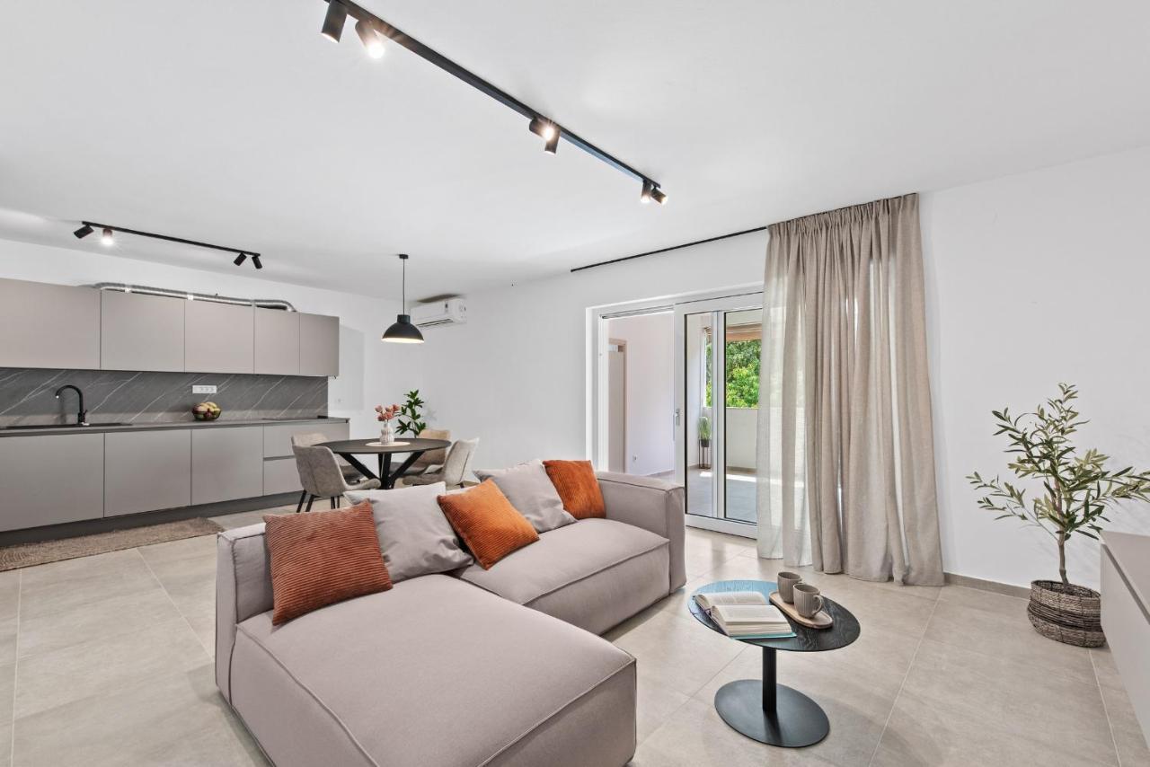 Poli Nona - Renovated In 2023 Διαμέρισμα Πόρετς Εξωτερικό φωτογραφία