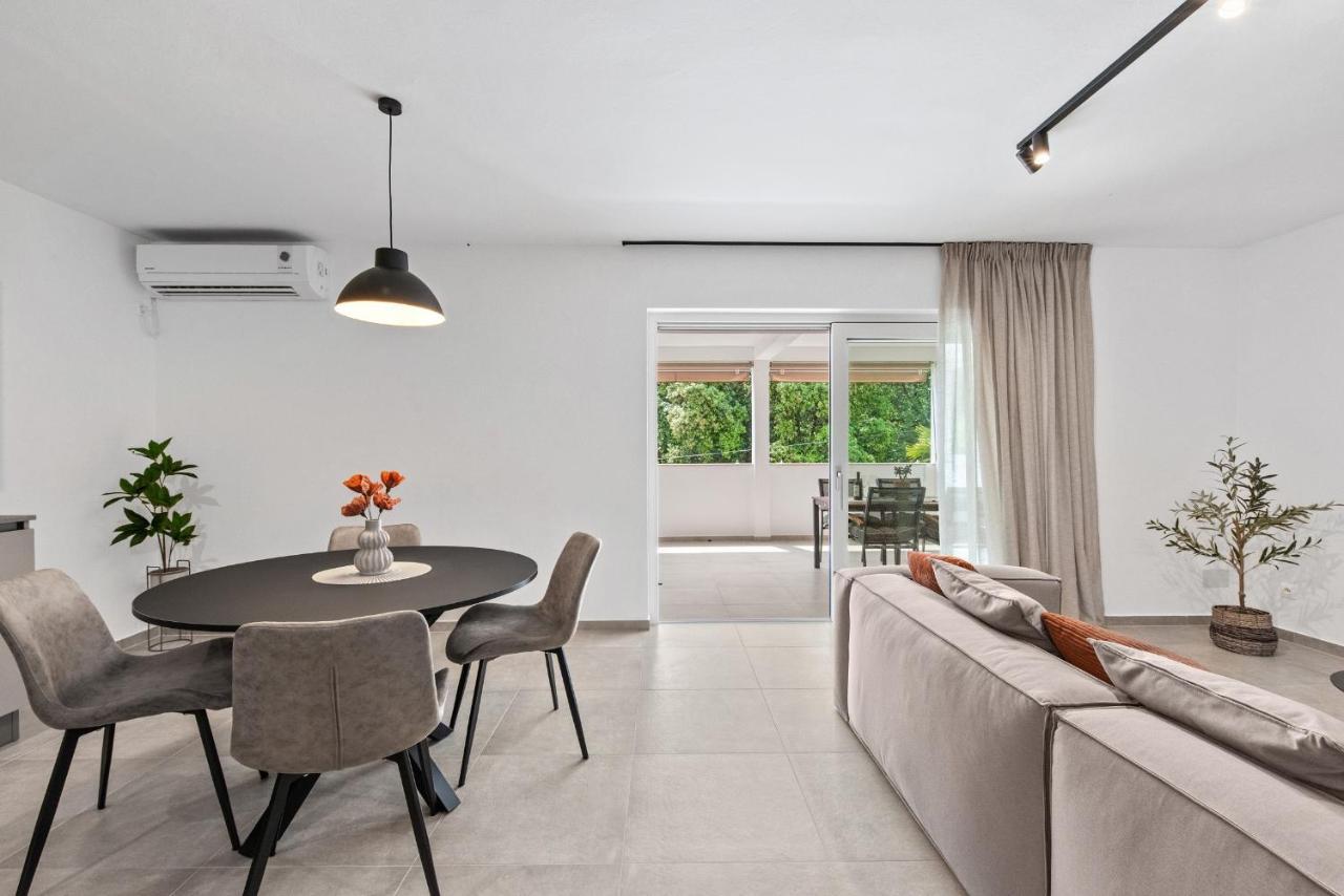 Poli Nona - Renovated In 2023 Διαμέρισμα Πόρετς Εξωτερικό φωτογραφία