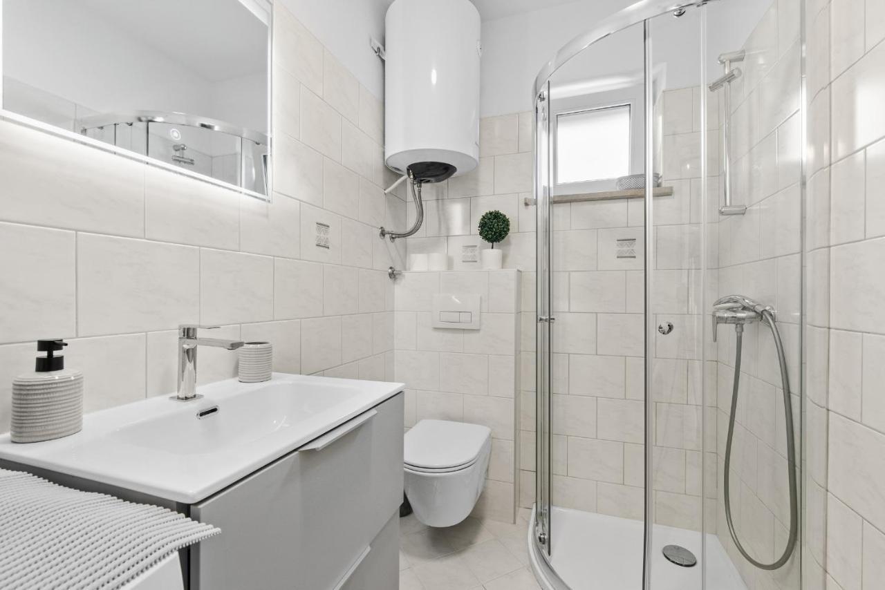 Poli Nona - Renovated In 2023 Διαμέρισμα Πόρετς Εξωτερικό φωτογραφία
